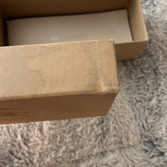 Authentic Burberry sunglass Box - Picture 3 of 4